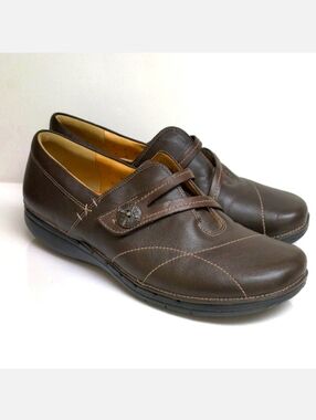Clarks loafers - Comfortable leather - Like New!